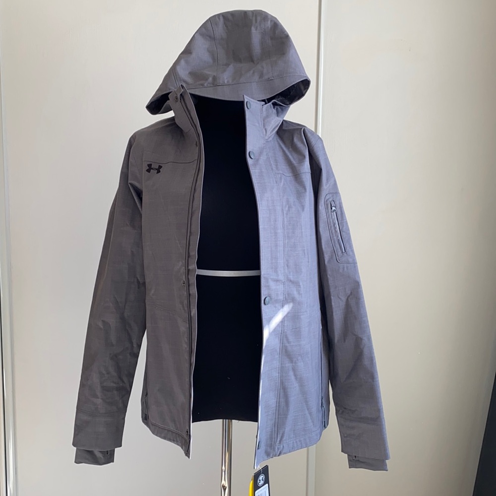 UNDER ARMOR rain jacket